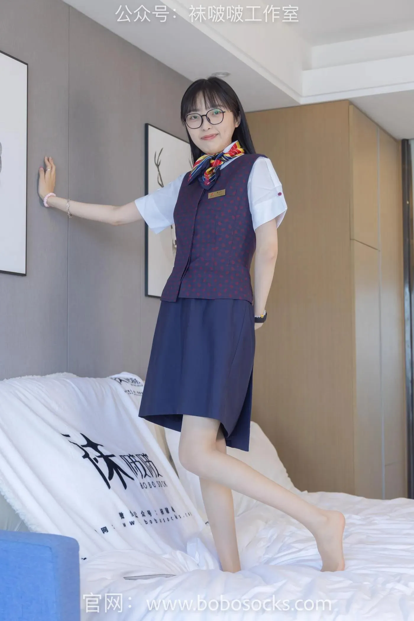 [BoBoSocks袜啵啵]NO.115 稚予-平底鞋、肉丝、空姐制服 [136P]插图3